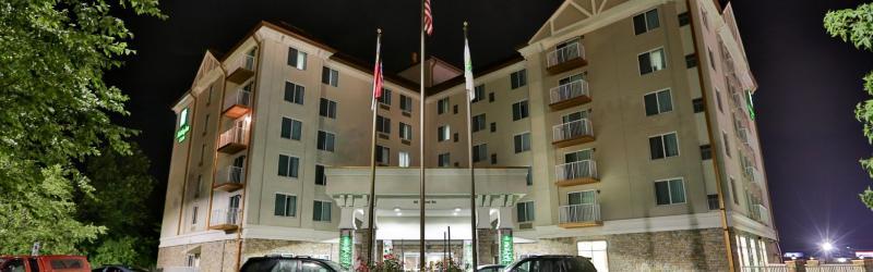Holiday Express & Downtown By Ihg 3*